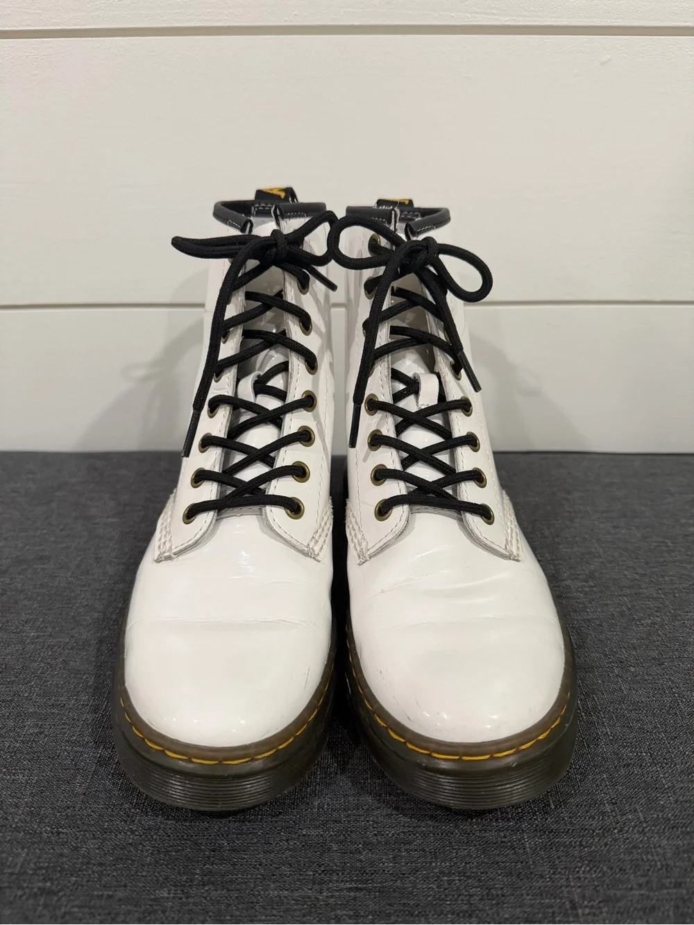 N/A lightly worn